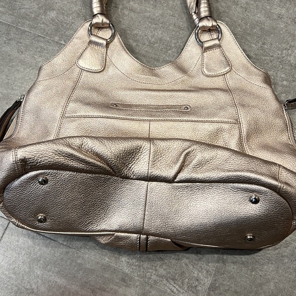 B. Makowsky Pebble Leather Medium Shoulder Bag With Zipper Pockets - Picture 10 of 13